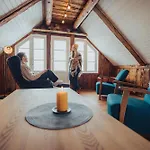 Hotell Svinoya Rorbuer 4*