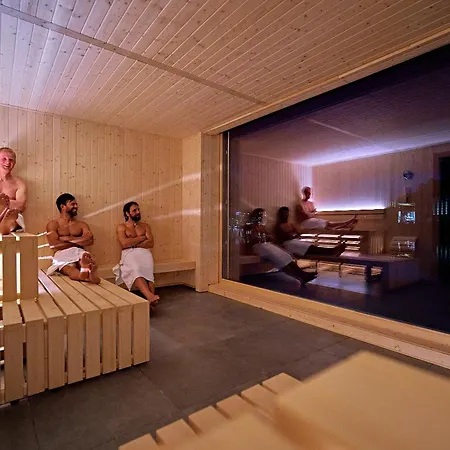 Svinoya Rorbuer 4* Svolvær