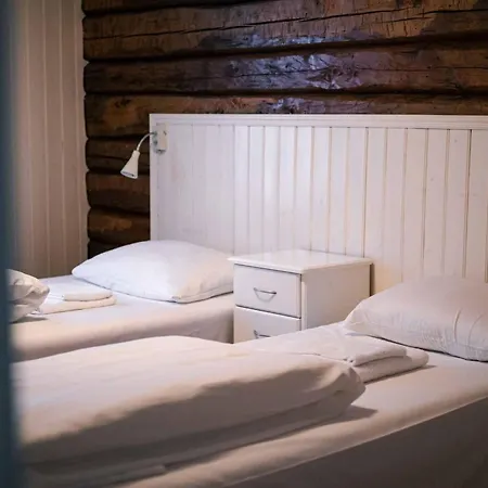 Svinoya Rorbuer 4* Svolvaer