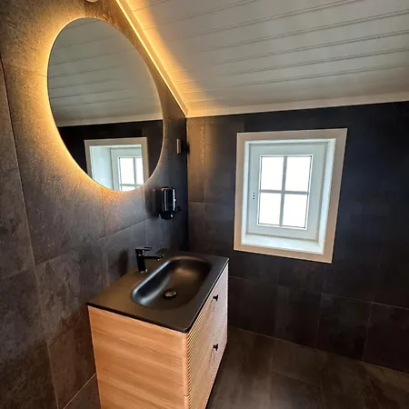 Svinøya Rorbuer Hotell 4*