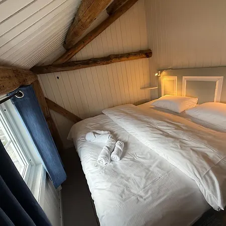 Svinoya Rorbuer 4* Svolvær