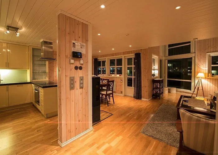 Svinoya Rorbuer 4* Svolvær